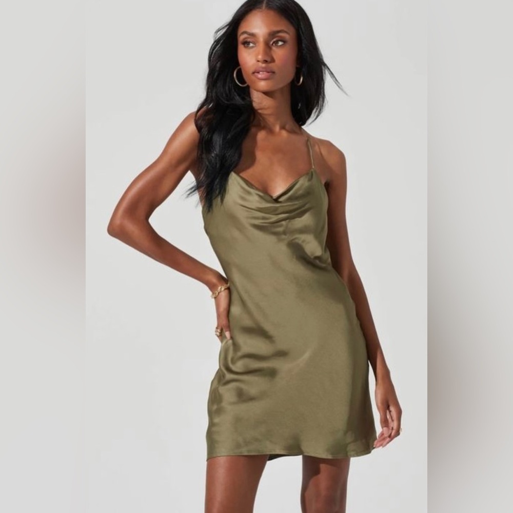 ASTR The Label The Medford Olive Green Dress - Picture 4 of 10